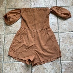 A&F Off Shoulder Tan Romper with Puff Sleeves Size Medium